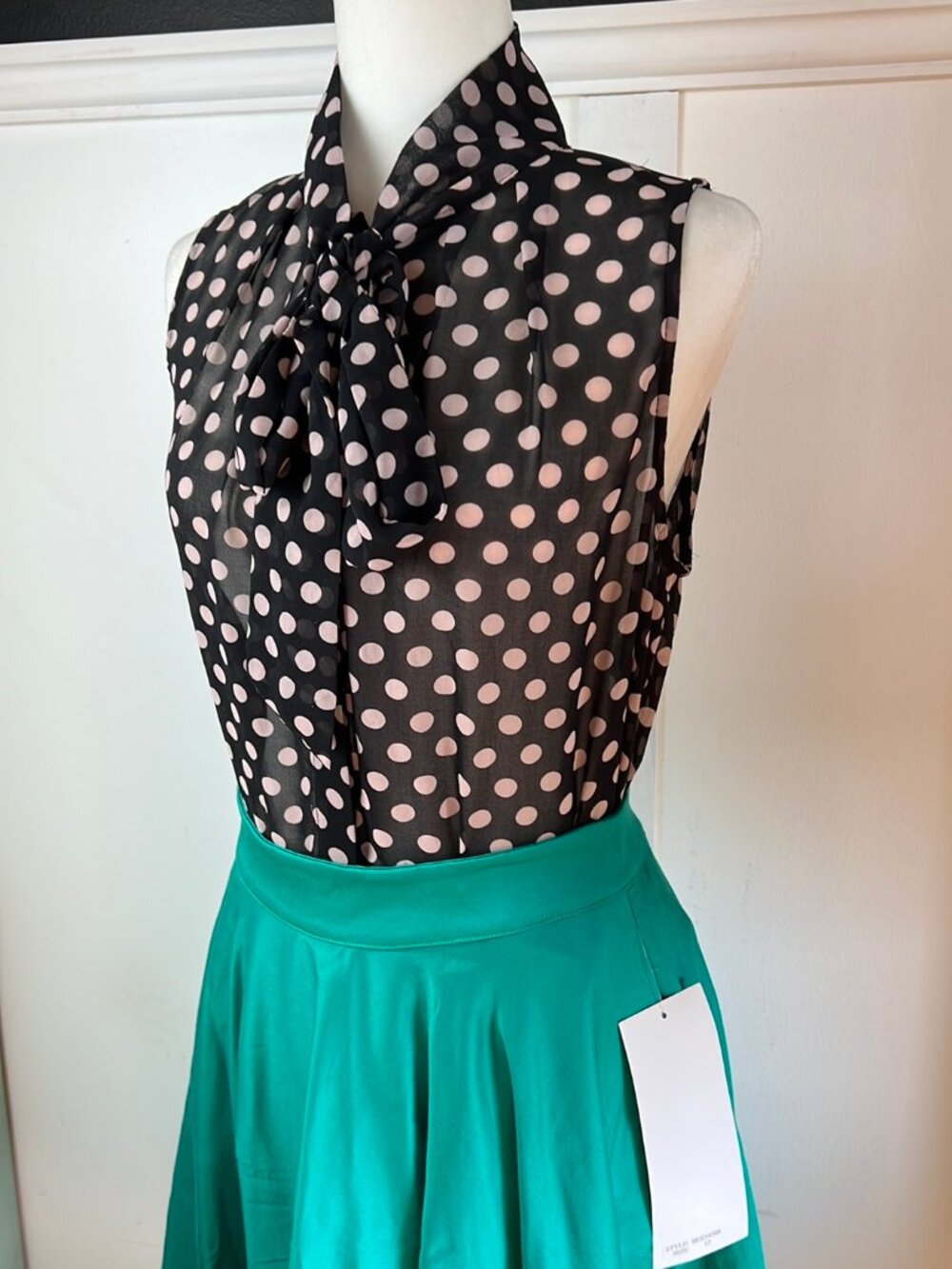 Pinup style M Black and Tea Rose Pink Polka Dot Sleeveless Bow Blouse Office Pro